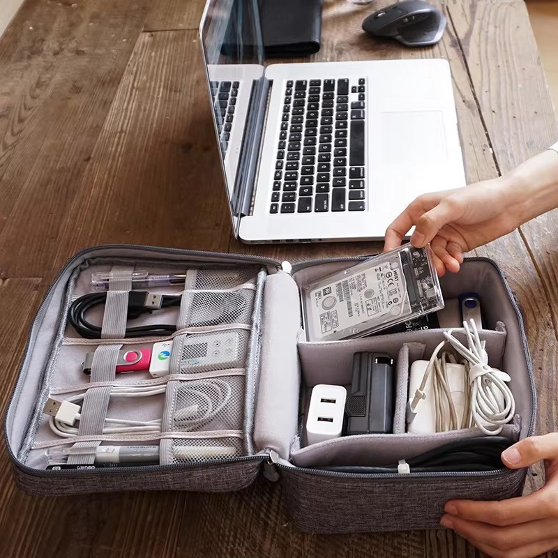 Borsa Portacavi da Viaggio, Or - Tech Accessories Kit recensione e prezzo